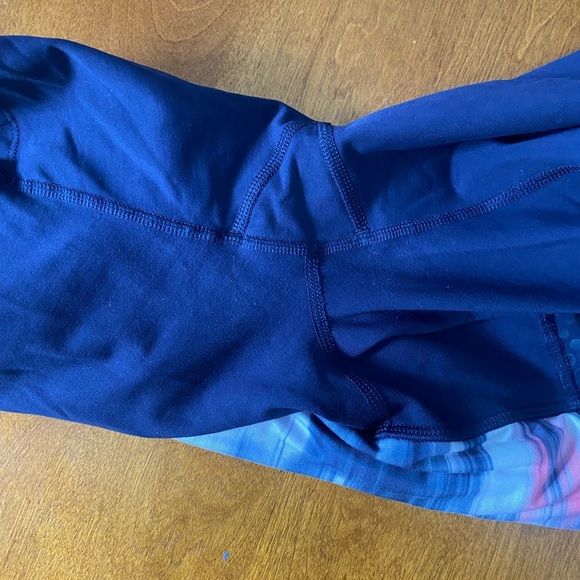 Lululemon Boogie Booty Shorts, Size 4, Purple - Picture 5 of 5